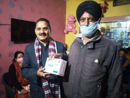 भाजपा नेता दिनेश रावत ने क्षेत्रवासियों संग मनाई लोहड़ी