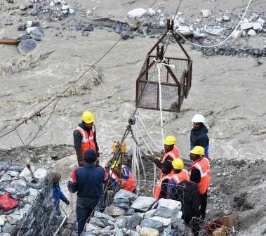 उत्तराखण्ड त्रासदीः रैणी से लेकर श्रीनगर तक सर्च आपरेशन जारी, 166 लोग अभी भी लापता