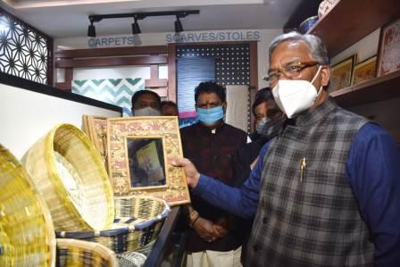 उत्तराखंड हस्तशिल्प का अब दिल्ली में डंका, सीएम ने किया हिमाद्रि एम्पोरियम का शुभारम्भ