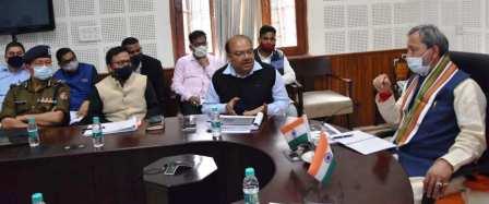 कुम्भ की समीक्षा बैठक में सीएम तीरथ ने अफसरों को दी ये हिदायत