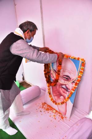 सीएम तीरथ पहुंचे पवेलियन मैदान, आजादी के मतवालों को किया याद