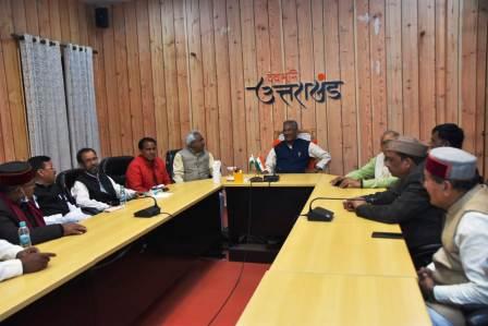 सियासत के सियारः ‘ब्रेकिंग न्यूज’ के सहारे बनाने चले थे सरकार!