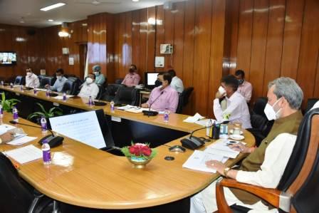 नगर निकायों को आर्थिक तौर पर मजबूत बनाने की जरूरतः सीएम तीरथ