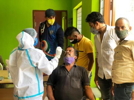 सहसपुर विधानसभाः भुड्डी ग्राम पंचायत में कोविड जांच शिविर का आयोजन, शिविर में बांटे मास्क और सेनिटाइजर