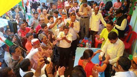 श्रीनगर विधान सभा में भाजपा को बड़ा झटका, जमीनी कार्यकर्ता कांग्रेस में हुए शामिल