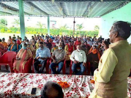 पूर्व सीएम त्रिवेन्द्र ने पं० दीनदयाल उपाध्याय की जयंती पर वरिष्ठ कार्यकर्ताओं को किया सम्मानित