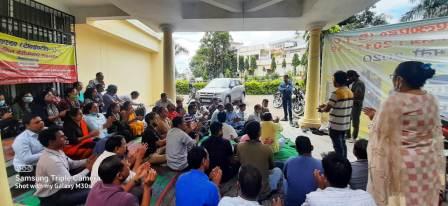 बी०एड० टीईटी-प्रथम प्रशिक्षित महासंघ का धरना 33वें दिन भी जारी रहा