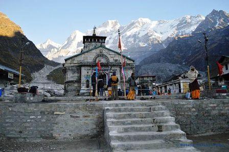 चारधाम यात्राः एसओपी में निर्धारित संख्या से कम तीर्थयात्री पहुंचे रहे चारधाम, शासन ने उठाए ये कदम