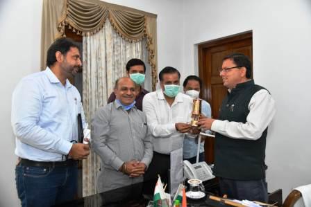 मुख्यमंत्री से औद्योगिक संगठनों के प्रतिनिधियों ने की भेंट