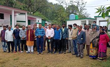 पूर्व प्रमुख मगन सिंह बिष्ट जनसम्पर्क में पहुंचे पौडीखाल, ग्रामीणों का मिला अपार समर्थन