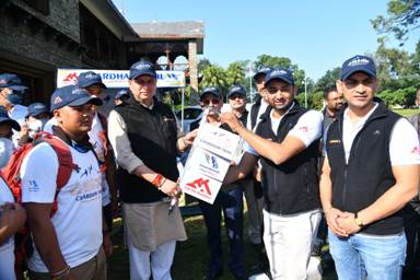 पर्यटनः चार धाम की पुरानी पगडंडियों को खोजेगा ट्रैकर्स का दल, सीएम धामी ने दल को किया रवाना