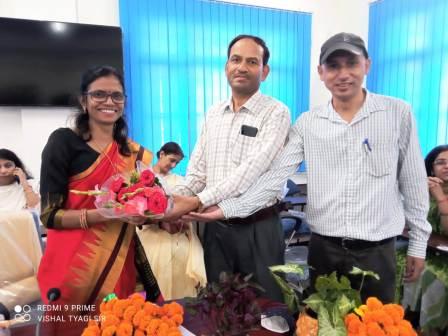 तबादले पर नरेन्द्रनगर डिग्री कालेज की प्राचार्य को प्रोफेसर क्लब ने दी फेयरवेल