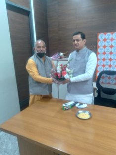 पूर्व प्रमुख मगन सिंह बिष्ट ने सांसद अनिल बलूनी से की शिष्टाचार मुलाकात