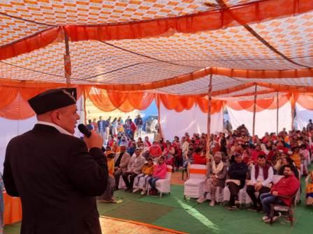 राघव विहार में आयोजित सांस्कृतिक कार्यक्रम में बतौर मुख्य अतिथि पहुंचे कांग्रेस नेता आर्येन्द्र शर्मा