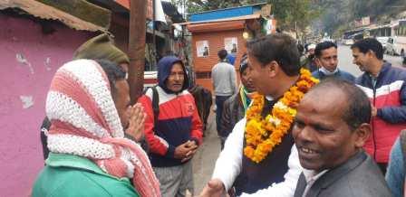 ओमगोपाल रावत नरेन्द्रनगर में विरोधियों पर भारी, भाजपा को बताया जुमलेबाजों की पार्टी