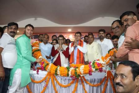 रुद्रपुर पहुंचे सीएम पुष्कर सिंह धामी, स्थानीय जनता ने किया भव्य स्वागत