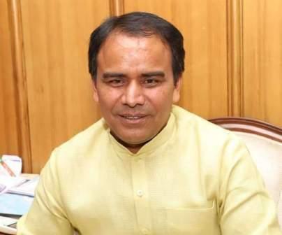 अस्पताल गेट के बाहर गर्भवती महिला के प्रसव का मामला, दोषी डाक्टर और नर्सिंग अधिकारी निलम्बित