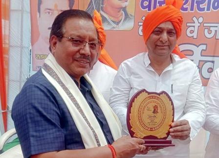 महाराणा प्रताप विचार मंच ने उच्च शिक्षा व स्वास्थ्य सेवा में योगदान के लिए कुलपति डा० यू०एस०रावत सम्मानित किया