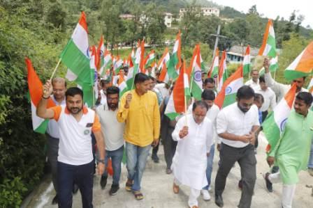 श्रीनगर में निकाली गई विशाल तिरंगा रैली, कैबिनेट मंत्री धन सिंह ने किया शुभारम्भ