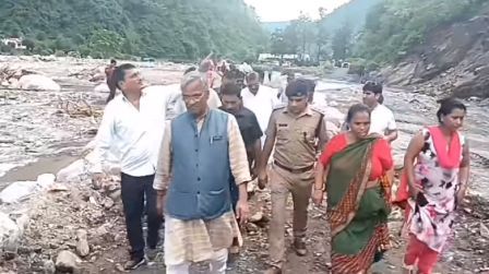 देहरादूनः पूर्व सीएम त्रिवेन्द्र सिंह रावत ने आपदाग्रस्त गांवों का किया दौरा