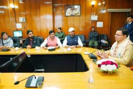 देहरादूनः नकलविरोधी कानून लागू करने पर भाजयुमो ने सीएम धामी का जताया आभार