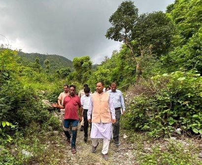 विधायक बृजभूषण गैरोला ने आपदा प्रभावित क्षेत्रों का लिया जायजा