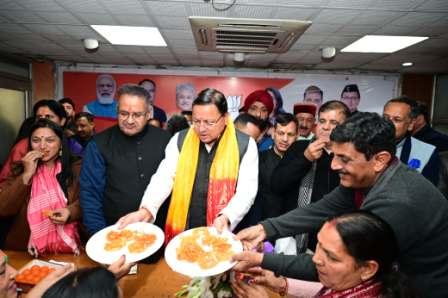 दिल्ली जीत पर भाजपा मे जश्न, धामी बोले मोदी की गारंटी है चुनाव के नतीजे