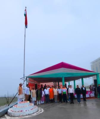 कैबिनेट मंत्री धन सिंह रावत ने भराड़ीसैंण में किया ध्वजारोहण, सांस्कृतिक कार्यक्रमों का हुआ आयोजन