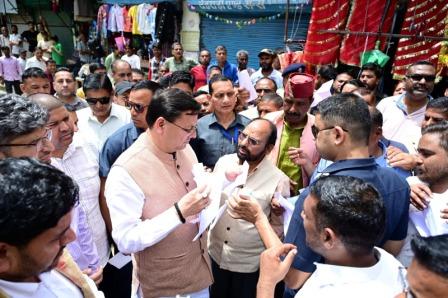 थराली पहुंचे सीएम धामी, प्रभावितों का जाना हाल, हर संभव मदद का दिया भरोसा