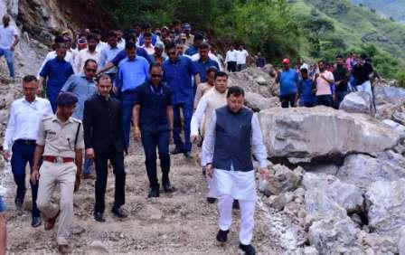 सीएम धामी ने बागेश्वर के आपदा प्रभावित क्षेत्र का किया दौरा