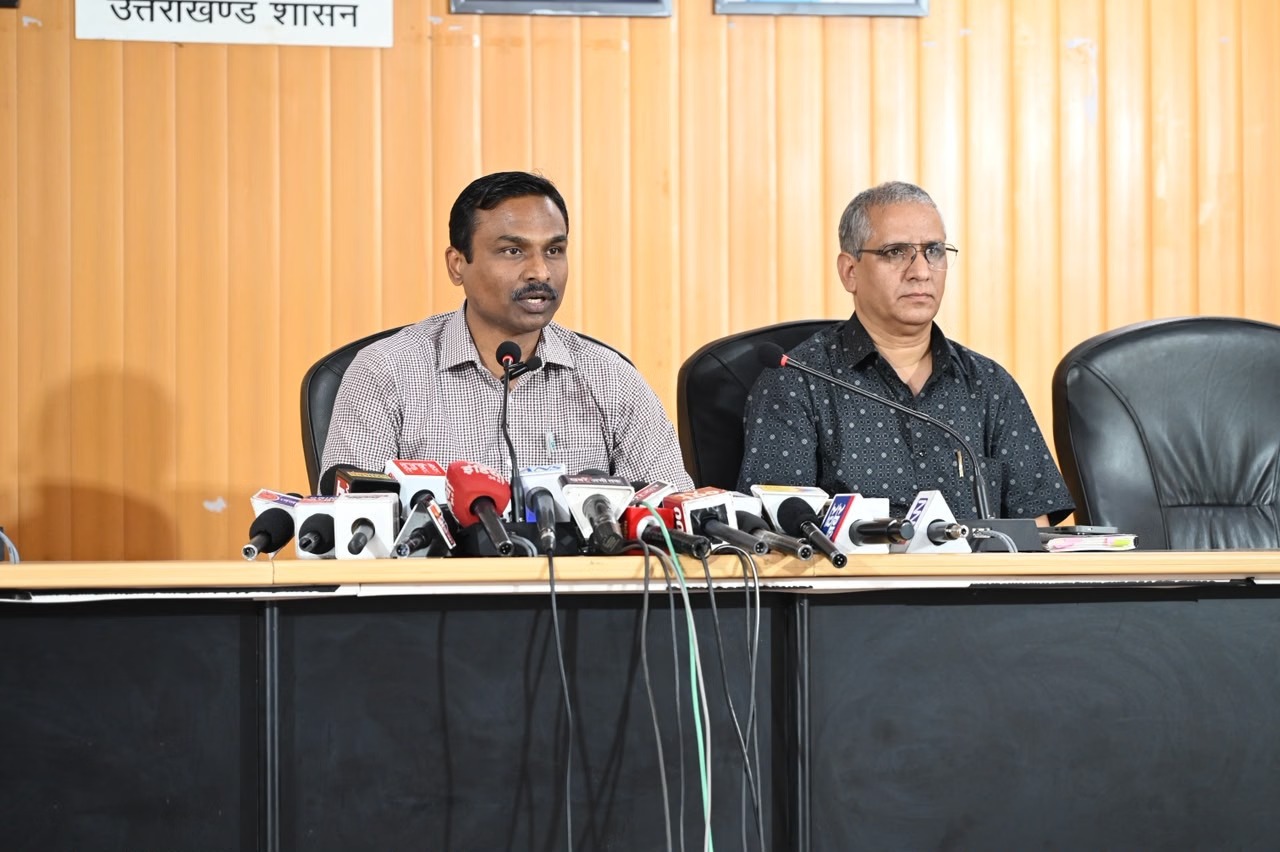 शासन में बड़ा प्रशासनिक फेरबदल, 6 अफसरों के विभाग बदले; विजय जोगदंडे को गृह विभाग की अहम जिम्मेदारी