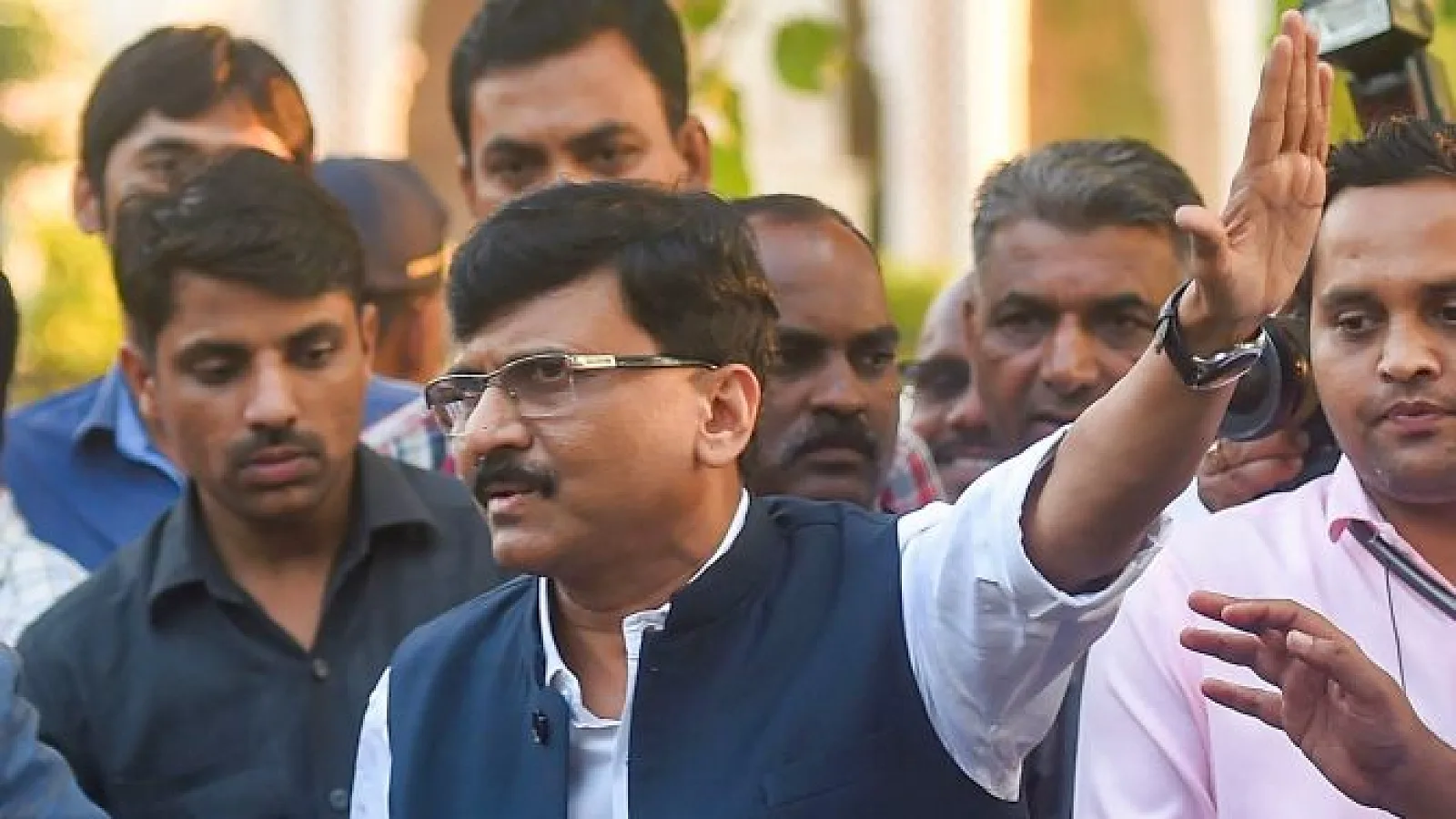 अल्बानिया में सुप्रीम कोर्ट की इमारत में आगजनी, संजय राउत बोले- भारत को भी सीख लेने की जरूरत