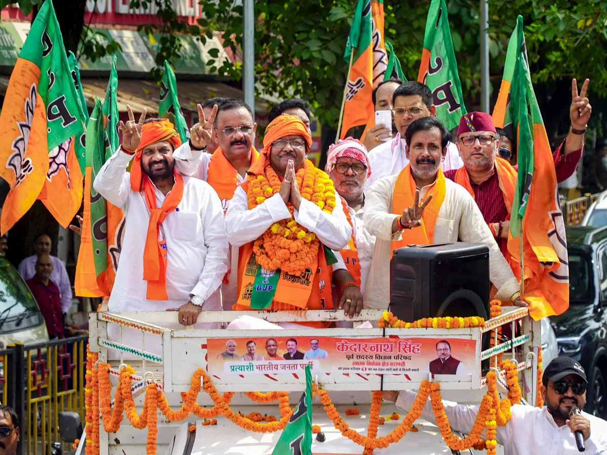 वाराणसी में भाजपा को बड़ा झटका, केदारनाथ सिंह ने स्वीकार की हार; सपा प्रत्याशी की बढ़त मजबूत