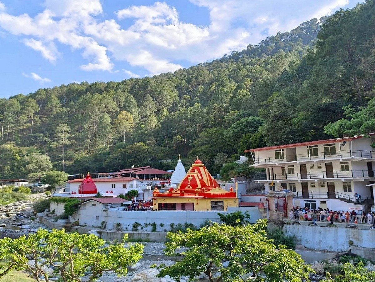 ‘हनुमान अंश’ के बाद कैंची धाम में उमड़ रहा जनसैलाब, वीकेंड पर ट्रैफिक प्लान लागू