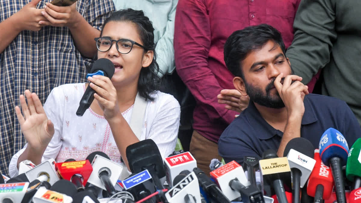 नेहा बोरा की 12 घंटे बाद रिहाई, CJP संस्थापक अभिजीत दीपके गिरफ्तार; आज SEM कोर्ट में पेशी